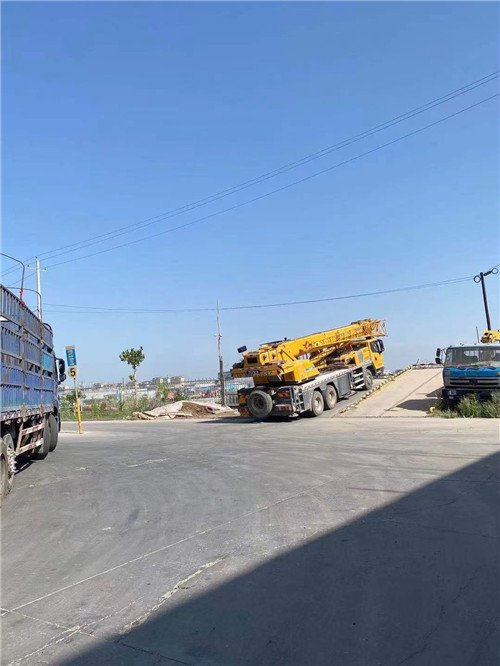 湖南25吨吊车的租赁价格大概是多少？