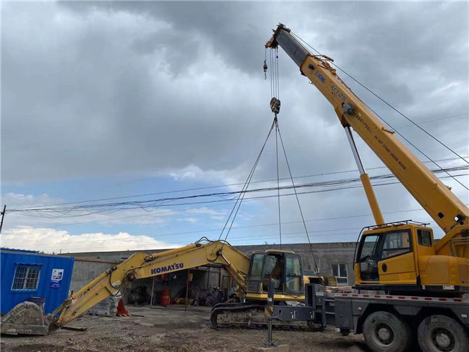 湖南25吨吊车的工作半径是多少？