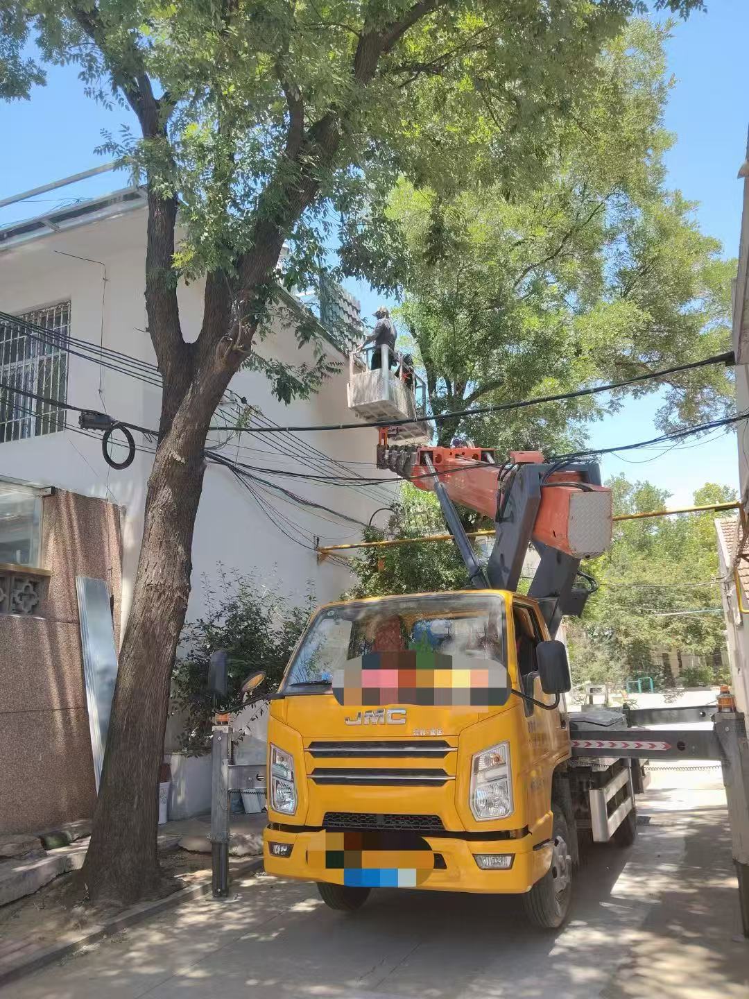 湖南高空作业车能吊装重物吗？最大承载多少公斤？